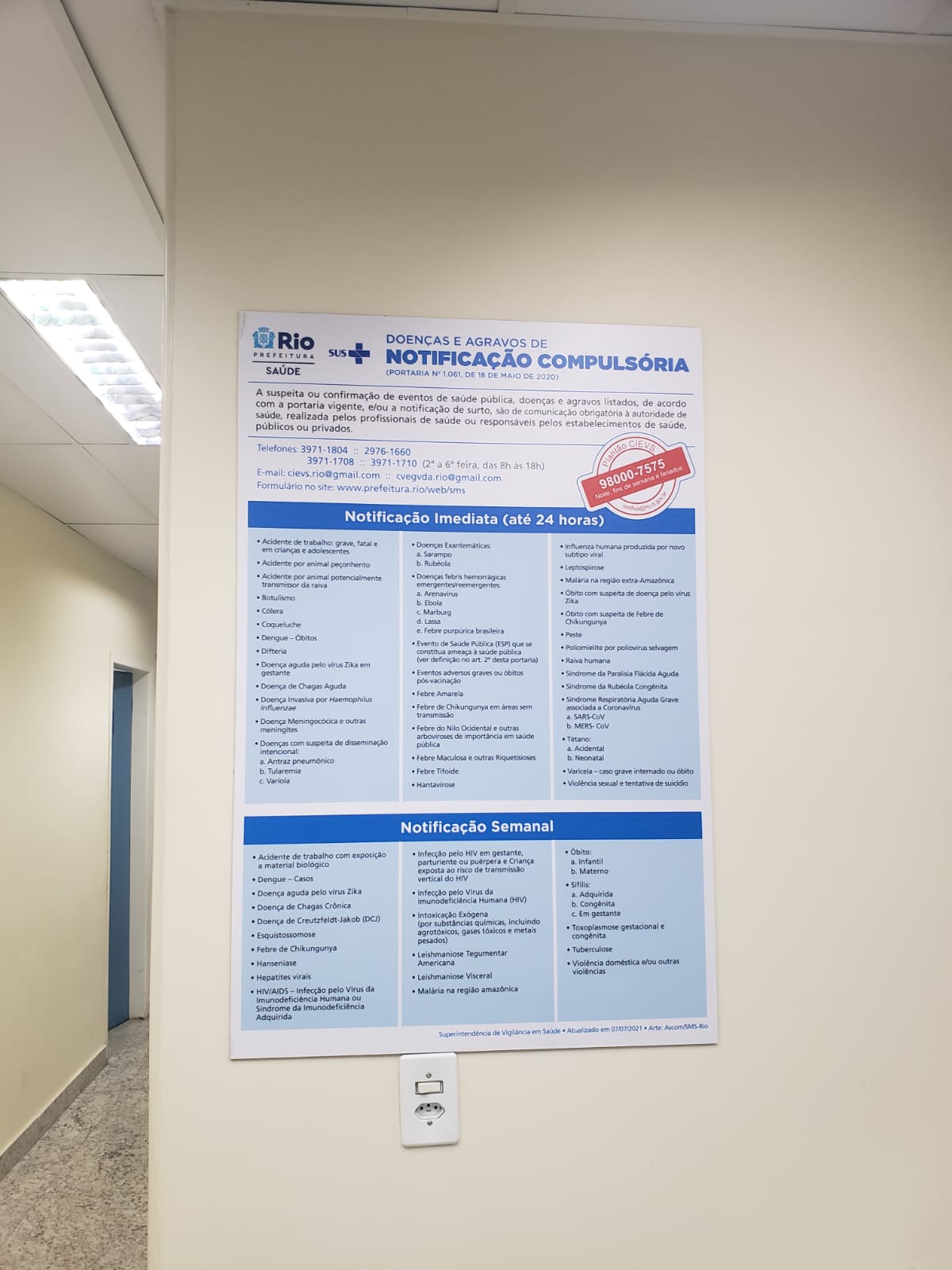 Placa de PS Adesivado